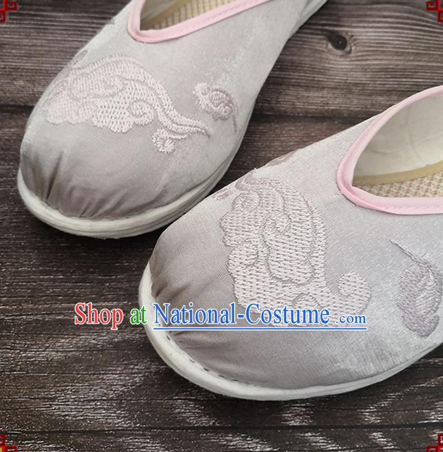 Chinese Woman Slippers National Shoes Handmade Embroidery Cloud Argent Satin Shoes