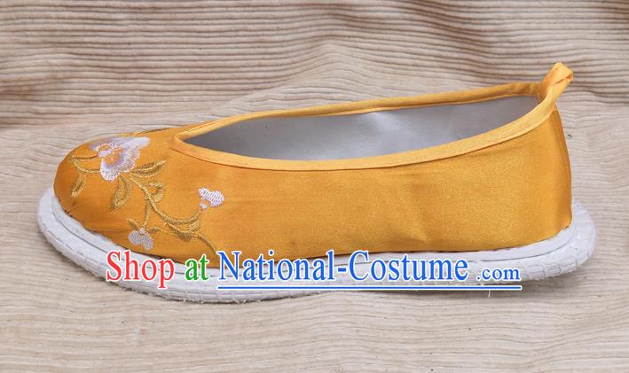 Handmade China Embroidered Yellow Satin Shoes National Woman Strong Cloth Shoes Yunnan Ethnic Dance Shoes