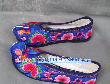 Handmade China Yunnan Embroidered Shoes Wedding Bride Hanfu Shoes Ethnic Dance Shoes National Woman Royalblue Satin Shoes