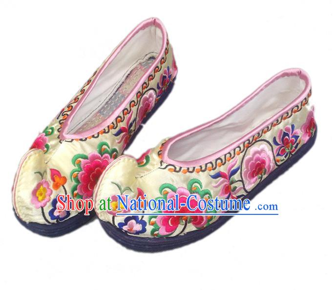 China Handmade Ethnic Dance Shoes National Woman Light Yellow Satin Shoes Yunnan Embroidered Shoes Wedding Bride Hanfu Shoes