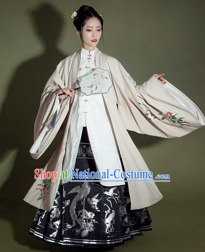 China Traditional Ming Dynasty Embroidered Hanfu Dress Ancient Noble Mistress Garment Costumes for Women