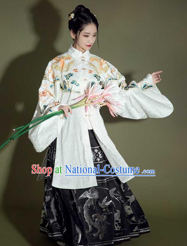 China Traditional Ming Dynasty Embroidered Hanfu Dress Ancient Noble Mistress Garment Costumes for Women