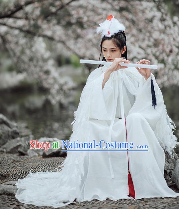 China Traditional Hanfu White Mantle Ming Dynasty Swordswoman Feather Cape Clothing Ancient Goddess Garment Costume