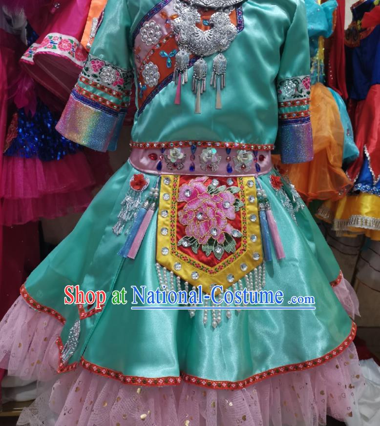 China Pumi Nationality Girl Performance Apparels Ethnic Folk Dance Costumes Lisu Minority Children Green Dress Uniforms