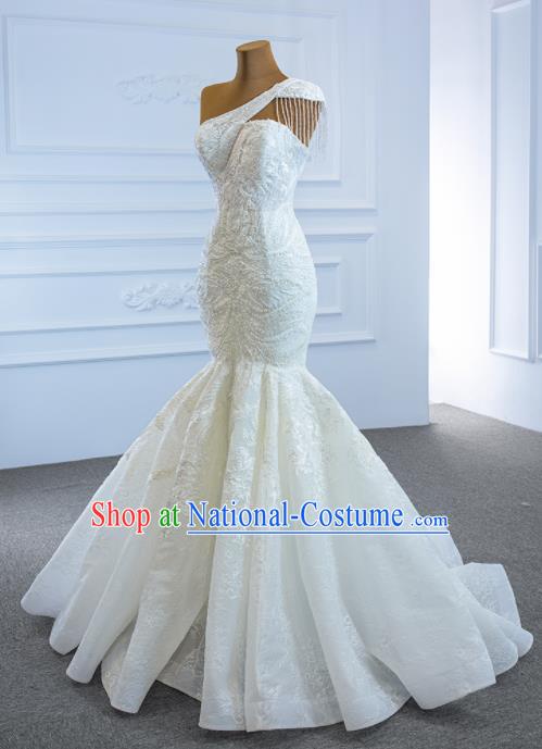 Custom Catwalks Princess Costume Marriage Bride Clothing Vintage Embroidery Fishtail Wedding Dress Luxury Formal Garment Compere White Full Dress