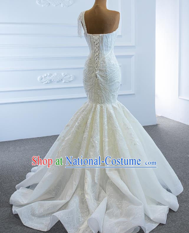 Custom Catwalks Princess Costume Marriage Bride Clothing Vintage Embroidery Fishtail Wedding Dress Luxury Formal Garment Compere White Full Dress