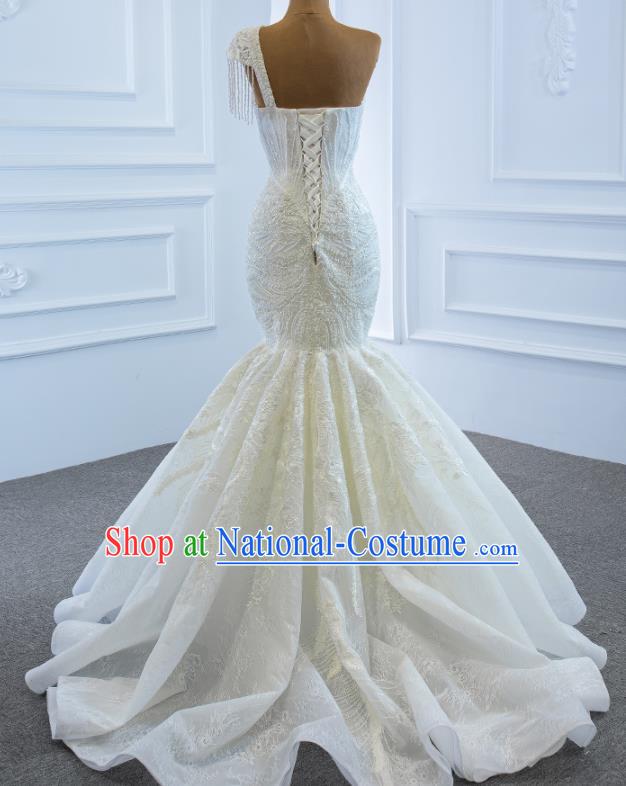 Custom Catwalks Princess Costume Marriage Bride Clothing Vintage Embroidery Fishtail Wedding Dress Luxury Formal Garment Compere White Full Dress