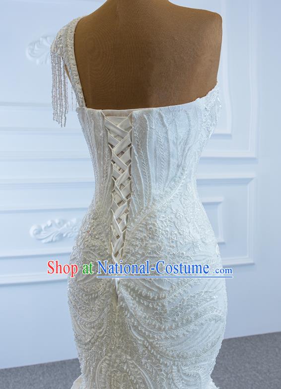 Custom Catwalks Princess Costume Marriage Bride Clothing Vintage Embroidery Fishtail Wedding Dress Luxury Formal Garment Compere White Full Dress