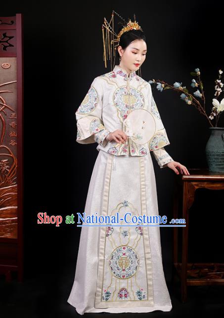 China Traditional Wedding Garment Costumes Bride Beige Dress Outfits Embroidery Xiuhe Suits Custom Bridal Attire Clothing