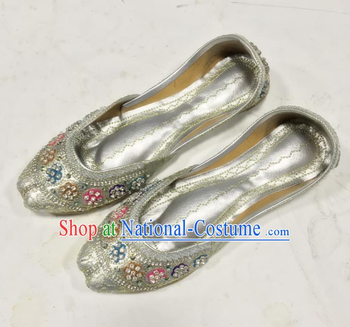 Handmade Asian Embroidered Shoes Indian Female Argent Leather Shoes India Wedding Bride Shoes Folk Dance Shoes