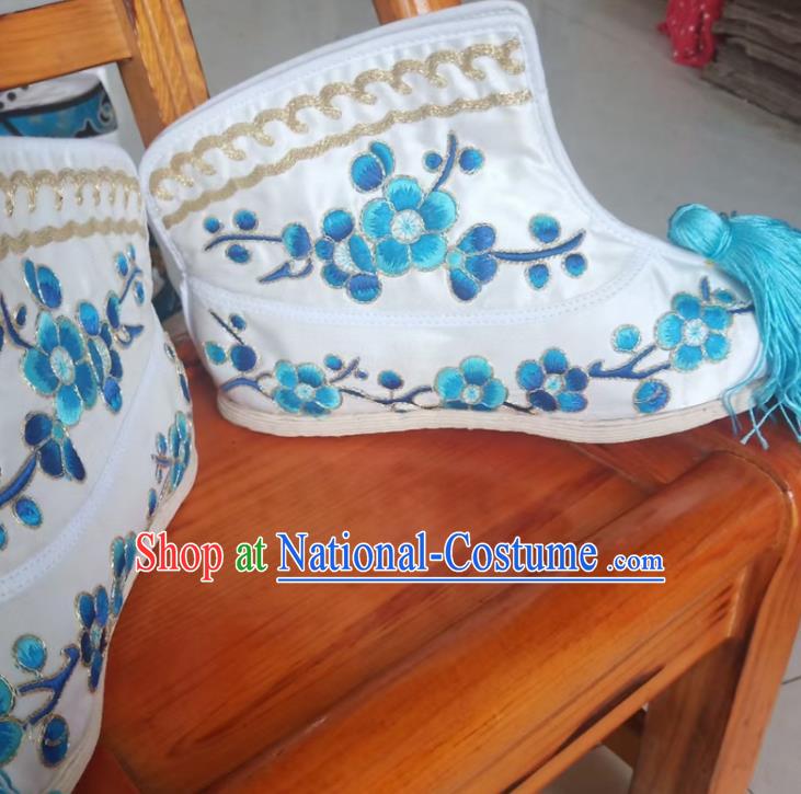 China Kun Opera Actress Shoes Beijing Opera Hua Tan Shoes Ancient Swordswoman Embroidered White Boots