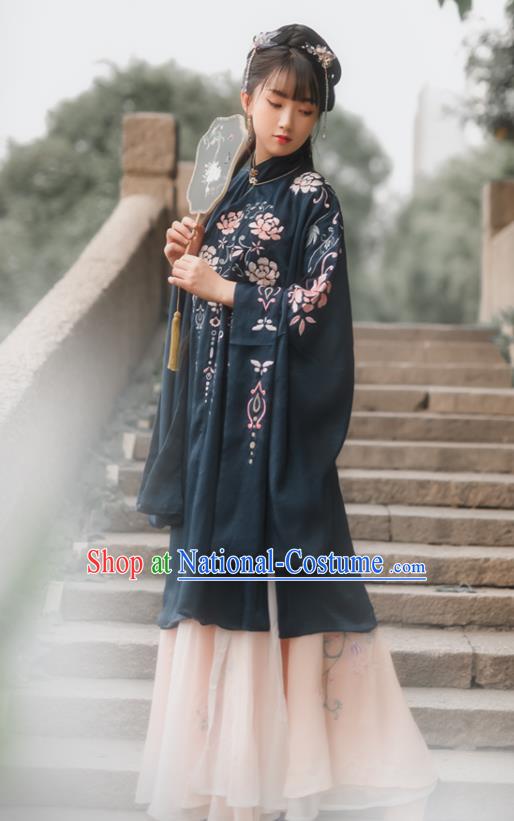 China Ancient Royal Princess Garment Costumes Ming Dynasty Patrician Lady Clothing Traditional Court Beauty Hanfu Dress