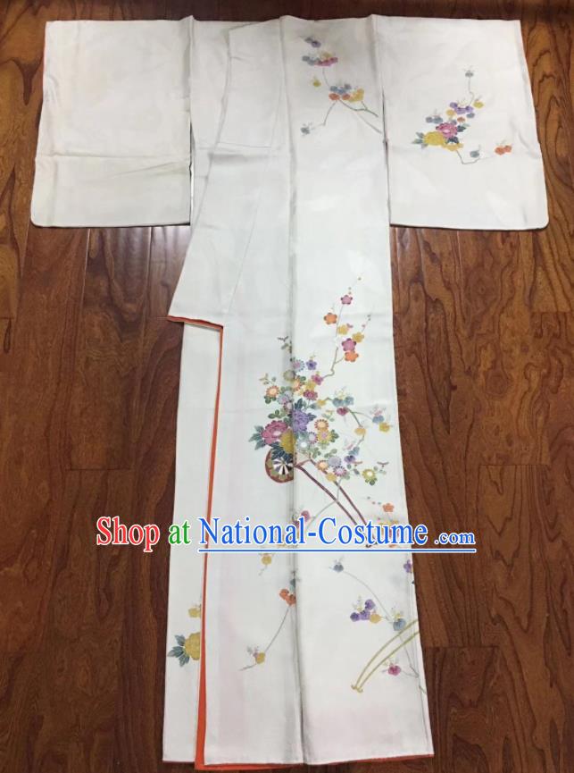 Japan Traditional Beige Silk Yukata Dress Classical Daisy Pattern Tsukesage Kimono Clothing Summer Festival Garment Costume