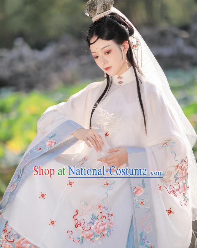 China Traditional Ming Dynasty Historical Clothing Ancient Nobility Beauty Garment Costumes Court Princess Hanfu Dresses