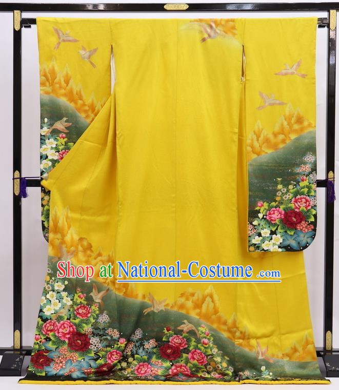 Japanese Classical Peony Pattern Furisode Kimono Costume Geisha Performance Yellow Yukata Dress Traditional Wedding Bride Clothing