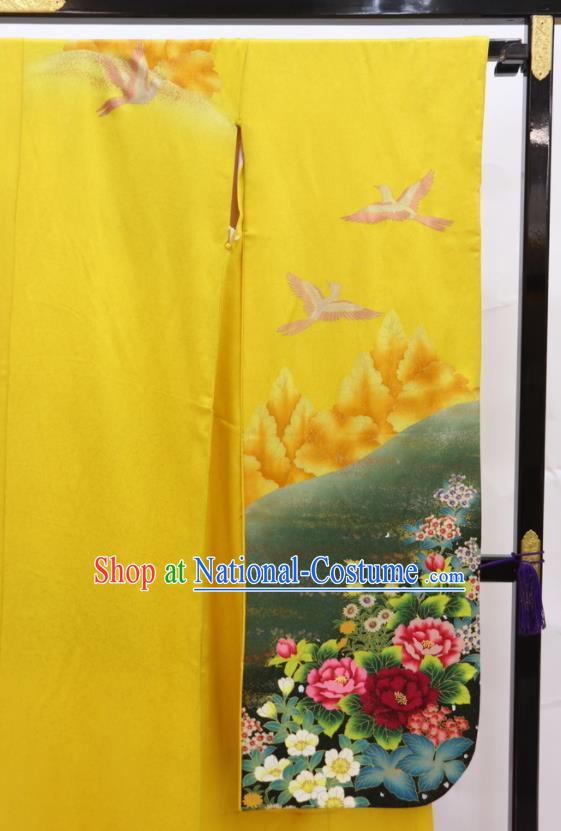 Japanese Classical Peony Pattern Furisode Kimono Costume Geisha Performance Yellow Yukata Dress Traditional Wedding Bride Clothing