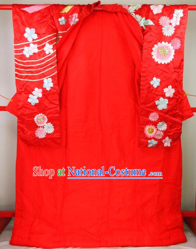 Japanese Traditional Court Empress Garment Costume Wedding Bride Red Silk Yukata Dress Classical Embroidered Pattern Uchikake Kimono Clothing