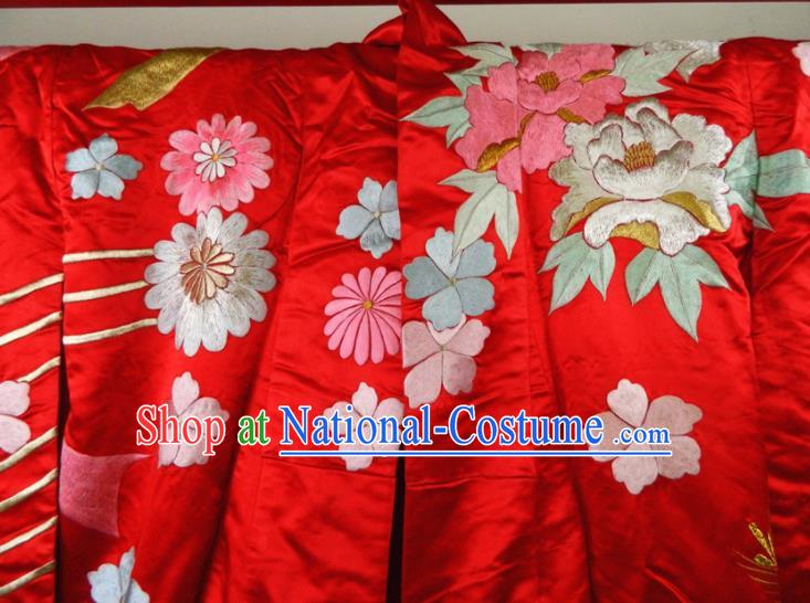 Japanese Traditional Court Empress Garment Costume Wedding Bride Red Silk Yukata Dress Classical Embroidered Pattern Uchikake Kimono Clothing