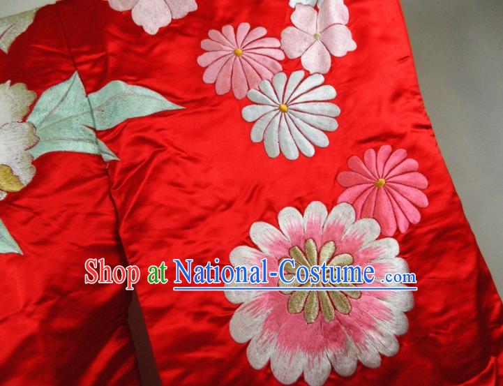 Japanese Traditional Court Empress Garment Costume Wedding Bride Red Silk Yukata Dress Classical Embroidered Pattern Uchikake Kimono Clothing