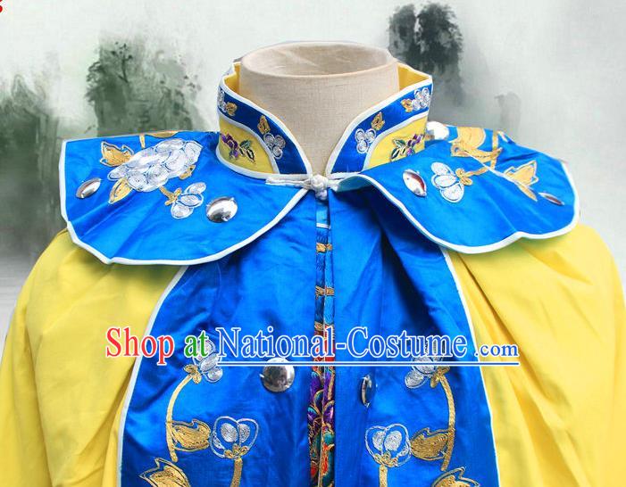 China Ancient Palace Beauty Mantle Clothing Beijing Opera Hua Tan Embroidered Yellow Cloak Traditional Opera Imperial Concubine Garment Costume