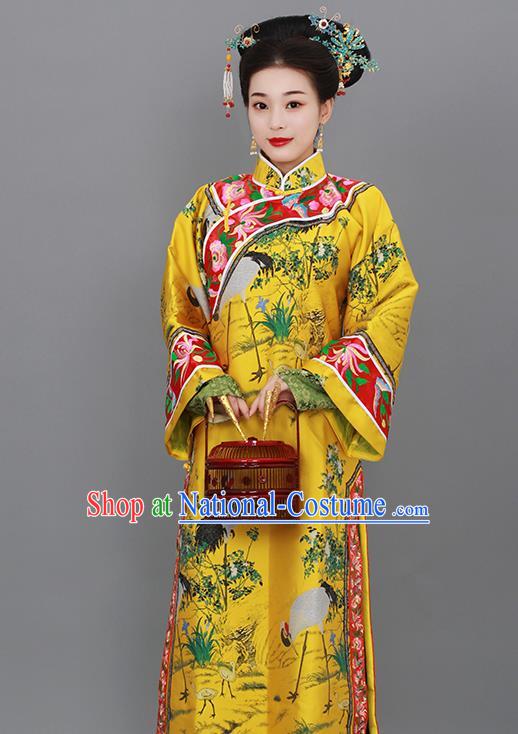 Chinese Ancient Imperial Consort Clothing Court Empress Golden Dress Qing Dynasty Manchu Woman Costume