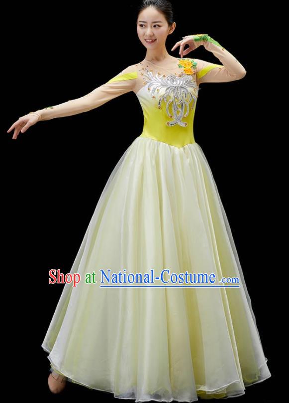 Chinese Modern Dance Yellow Dance Dress Embroidered Chrysanthemum Garment Spring Festival Gala Opening Dance Clothing Women Group Dance Costume