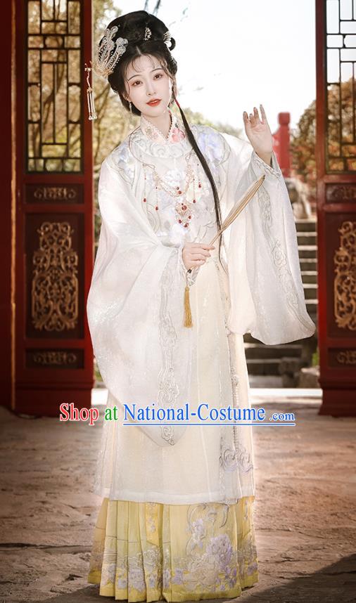 China Ancient Ming Dynasty Young Beauty Costumes Traditional Hanfu A Dream in Red Mansions Xue Bao Chai Dress