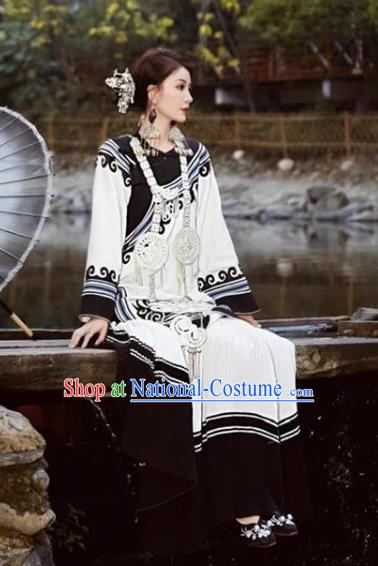 Yi Traditional Handmade Ancasano Costume Super Fairy Chinese Style Travel Photography Ethnic Style Photography Art Photography Clothing