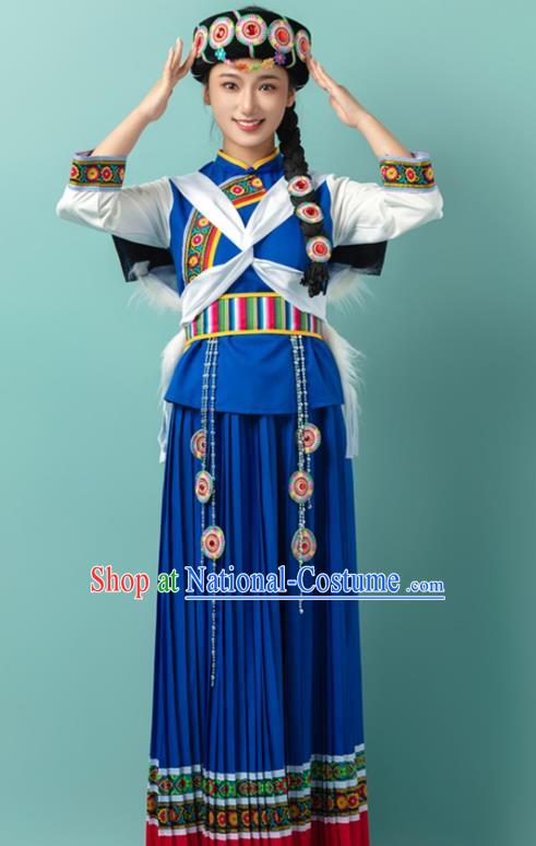 Women 56 Minority Costumes Of Naxi Nationality In Yunnan