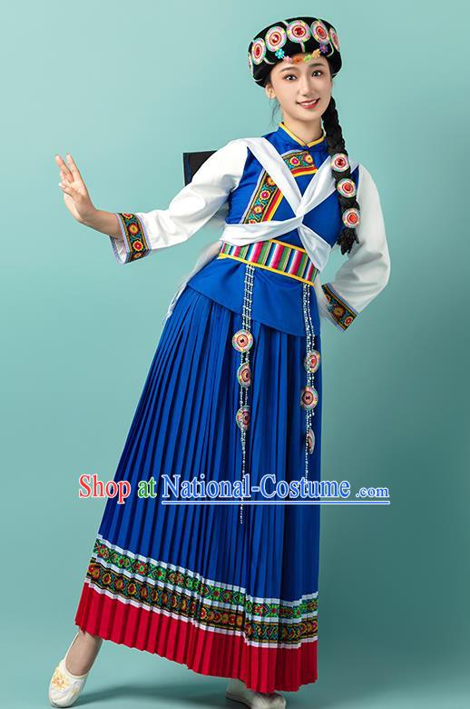 Women 56 Minority Costumes Of Naxi Nationality In Yunnan