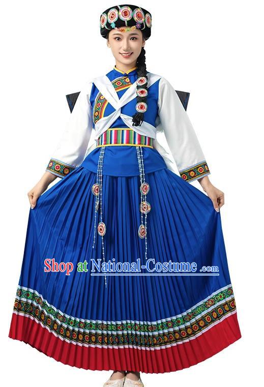 Women 56 Minority Costumes Of Naxi Nationality In Yunnan