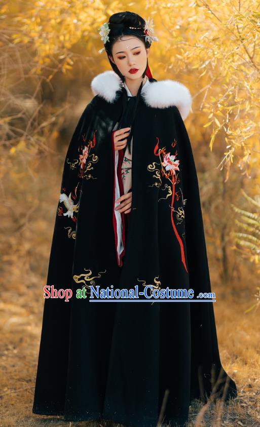 China Traditional Hanfu Embroidered Black Cape Ancient Palace Lady Cloak Costume Ming Dynasty Princess Mantle