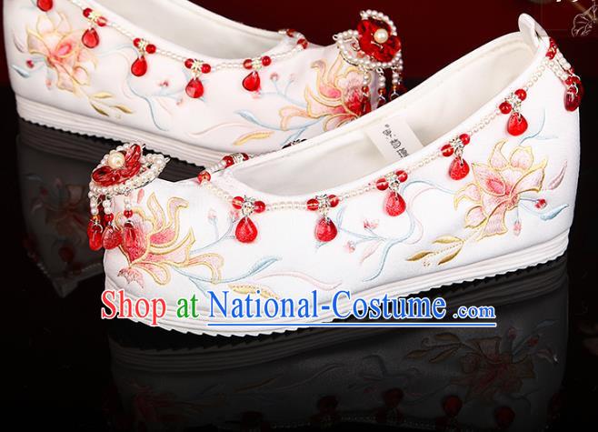 White Color Hanfu Shoes Embroidery Inner Increase Original Pearl Chinese Style Xiuhe Shoes Ancient Costume