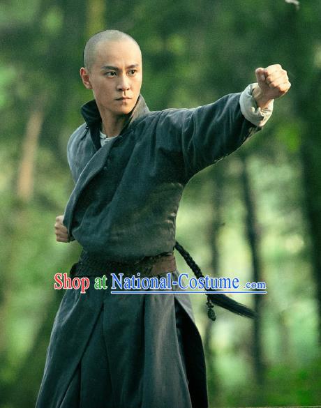 China Ancient Hero Costumes Qing Dynasty Swordsman Grey Outfit Wuxia TV Series Fei Hu Wai Zhuan Hu Fei Clothing