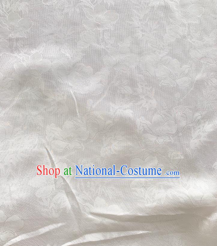 White China Jacquard Damask Classical Mulberry Silk Traditional Magnolia Pattern Fabric Cheongsam Cloth