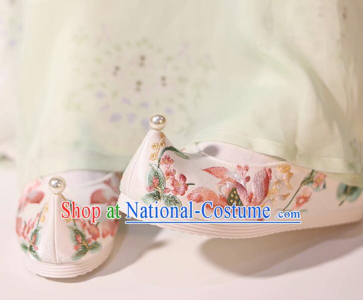 China Handmade White Shoes Ming Dynasty Princess Pearls Shoes Traditional Hanfu Embroidered Shoes