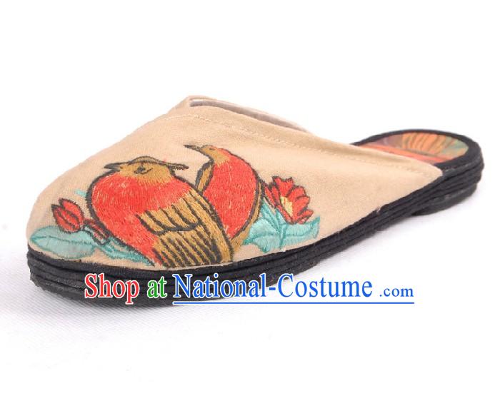 Chinese Handmade Qian Ceng Sole Folk Embroidered Cloth Shoes