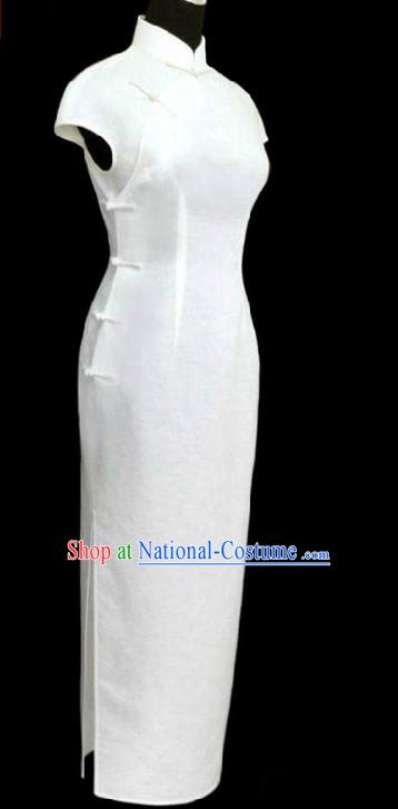 Traditional White Cotton and Flax Long Cheongsam