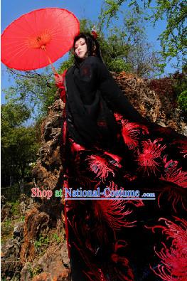 Ancient Chinese Empress Cosplay Long Tail Costumes and Red Umbrella Complete Set for Ladies