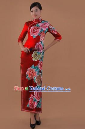 Traditional Chinese Red Silk Embroidered Peony Cheongsam