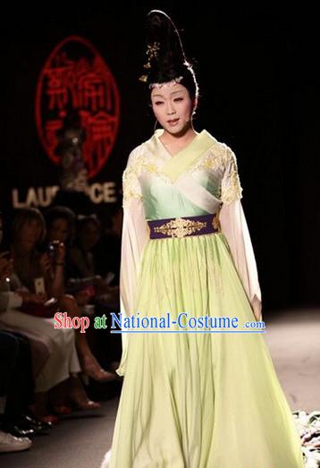 Stage Performance Ancient Chinese Hanfu Costumes and Hair Accessories