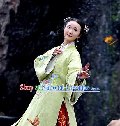 Chinese Classical Ming Dynasty Lady Clothes and Hair Accessories for Women