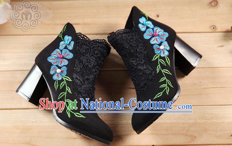 Traditional Chinese Folk Dance Shoes, China Female Embroidered Shoes, Chinese Minority Nationality Embroidery Lace Ankle Boots for Women