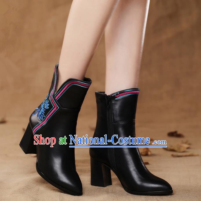 Traditional Chinese Folk Dance Shoes, China Female Embroidered Shoes, Chinese Minority Nationality Embroidery Ankle Boots for Women