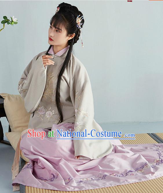 Chinese Ancient Ming Dynasty Beauty Garment Costumes and Hair Jewelry Complete Set for Women