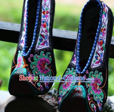 Chinese Handmade Embroidered Shoes Wedding Shoes Kung Fu Wushu Shoes Womens Shoes Opera Shoes Hanfu Shoes Dance Shoes