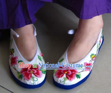 Chinese Handmade Embroidered Shoes Wedding Shoes Kung Fu Wushu Shoes Womens Shoes Opera Shoes Hanfu Shoes Dance Shoes