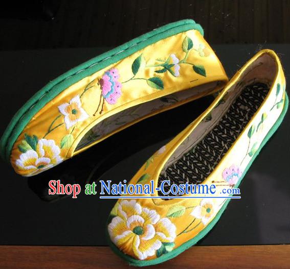 Chinese Handmade Embroidered Shoes Wedding Shoes Kung Fu Wushu Shoes Womens Shoes Opera Shoes Hanfu Shoes Dance Shoes