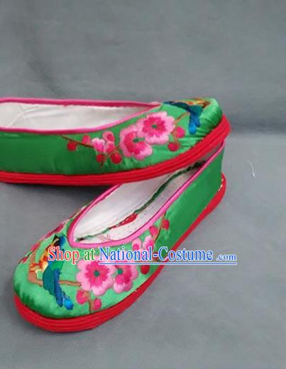 Traditional Chinese National Green Silk Shoes Embroidered Shoes, China Handmade Shoes Hanfu Embroidery Wintersweet Shoes for Women