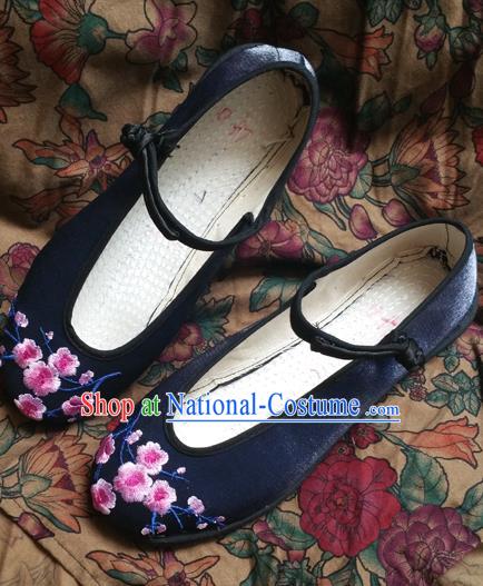 Traditional Chinese National Embroidered Shoes Handmade Navy Satin Shoes, China Hanfu Embroidery Wintersweet Shoes for Women